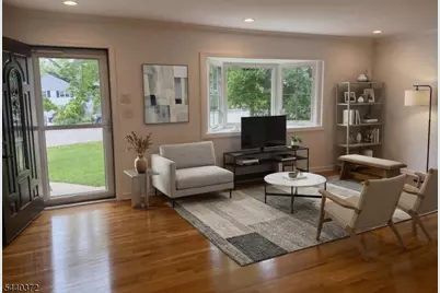 62 W McClellan Ave, Livingston Twp., NJ 07039 - Photo 2