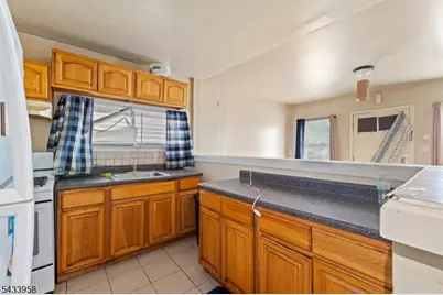 322 E Jersey St, Elizabeth, NJ 07206 - Photo 8