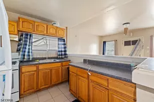 322 E Jersey St, Elizabeth, NJ 07206 - Photo 8