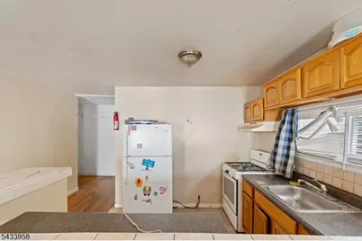 322 E Jersey St, Elizabeth, NJ 07206 - Photo 6
