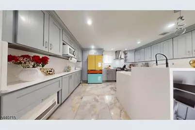 124 Green St, Franklin Township, NJ 08873 - Photo 10