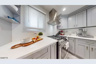 124 Green St, Franklin Township, NJ 08873 - Photo 14