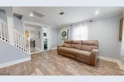 124 Green St, Franklin Township, NJ 08873 - Photo 4