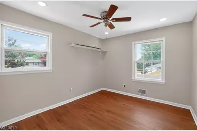 21 Ash Rd, Edison, NJ 08817 - Photo 20