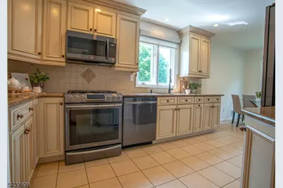 41 Sullivan Dr, West Orange Township, NJ 07052 - Photo 20