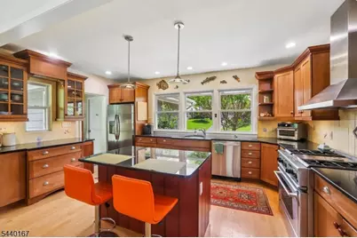 95 Yantacaw Brook Park, Montclair Twp., NJ 07043 - Photo 18