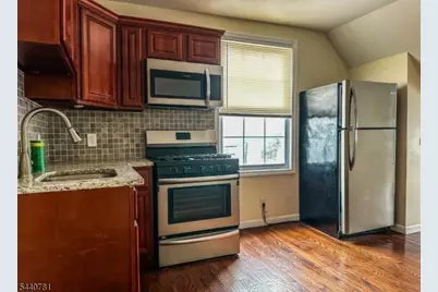 19 Walnut Ter, Bloomfield, NJ 07003 - Photo 8