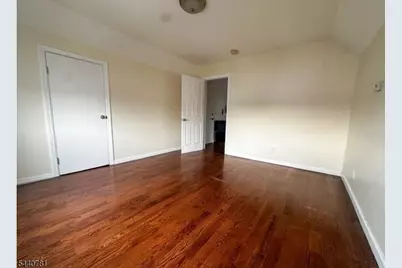 19 Walnut Ter, Bloomfield, NJ 07003 - Photo 4