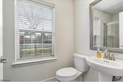 309 Saratoga Ct, Branchburg Township, NJ 08876 - Photo 4