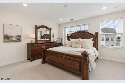 309 Saratoga Ct, Branchburg Township, NJ 08876 - Photo 16