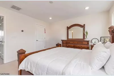 309 Saratoga Ct, Branchburg Township, NJ 08876 - Photo 16