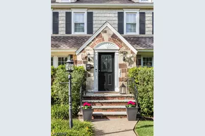 25 Riverview Dr, Montclair, NJ 07043 - Photo 2