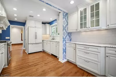 24 Meeker Pl, Millburn, NJ 07041 - Photo 10