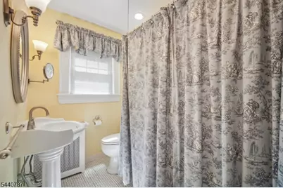 24 Meeker Pl, Millburn, NJ 07041 - Photo 16