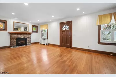24 Meeker Pl, Millburn, NJ 07041 - Photo 6