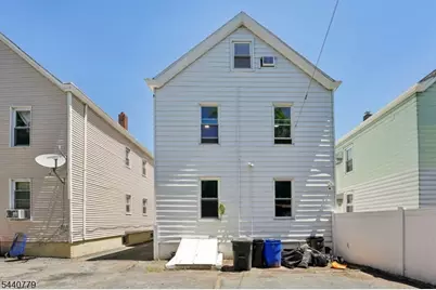 31 Blakely Pl #2, Garfield, NJ 07026 - Photo 4