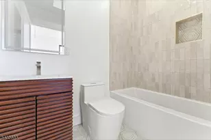 113 5 Oak St, Jersey City, NJ 07304 - Photo 10
