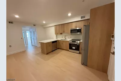 627 Valley Rd #C, Montclair, NJ 07043 - Photo 2