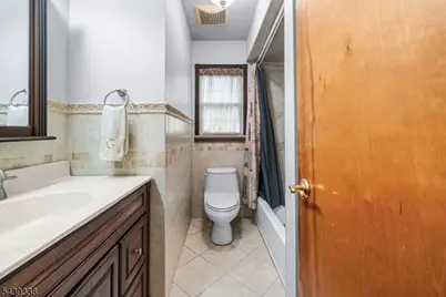 1 Oak Grove Rd, Raritan Township, NJ 08822 - Photo 20