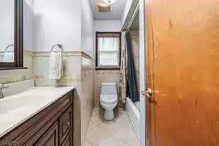1 Oak Grove Rd, Raritan Township, NJ 08822 - Photo 20
