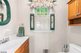 1 Oak Grove Rd, Raritan Township, NJ 08822 - Photo 14