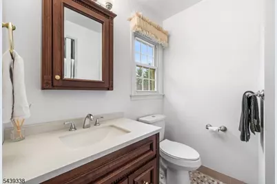 1 Oak Grove Rd, Raritan Township, NJ 08822 - Photo 18