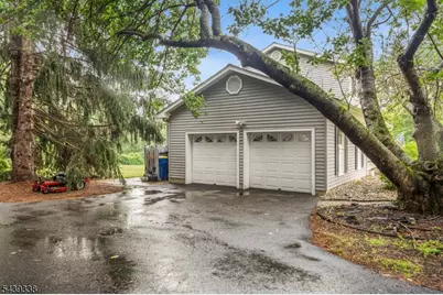 1 Oak Grove Rd, Raritan Township, NJ 08822 - Photo 2