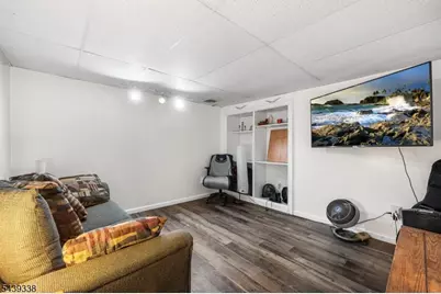 1 Oak Grove Rd, Raritan Township, NJ 08822 - Photo 22