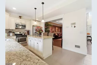 911 Worth Ave, Linden, NJ 07036 - Photo 8