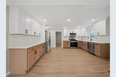71 Moore Pl, Belleville, NJ 07109 - Photo 2