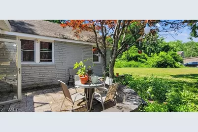 347 Somerset St, Long Hill Township, NJ 07980 - Photo 6