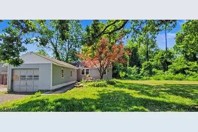 347 Somerset St, Long Hill Township, NJ 07980 - Photo 4