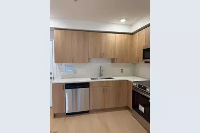 627 Valley Rd #B, Montclair, NJ 07043 - Photo 8