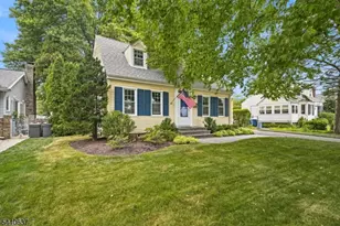 688 Greenbrook Rd, North Plainfield, NJ 07063 - Photo 4
