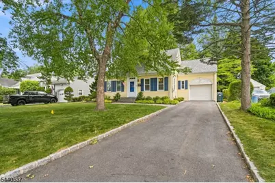688 Greenbrook Rd, North Plainfield, NJ 07063 - Photo 2