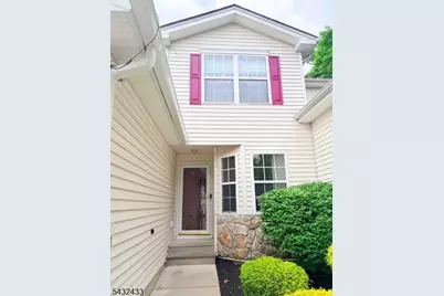 26 Spruce Hills Ct #26, Hamburg, NJ 07419 - Photo 2
