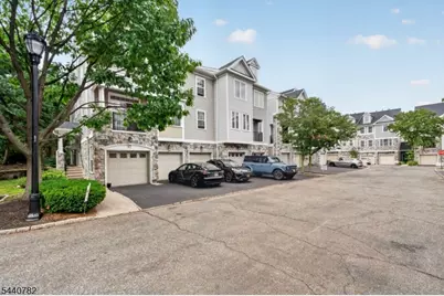 169 Winchester Ct, Clifton, NJ 07013 - Photo 2
