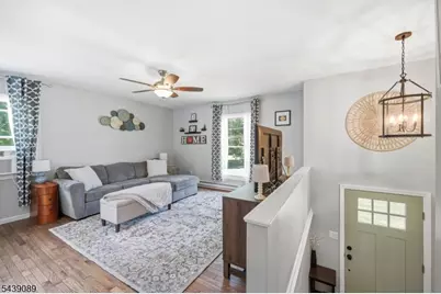 1 Hampton Spring Rd, Hampton Township, NJ 07860 - Photo 4