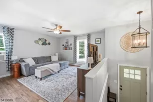 1 Hampton Spring Rd, Hampton Township, NJ 07860 - Photo 4