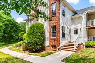 343 Bowler Ct, Piscataway Township, NJ 08854 - Photo 2