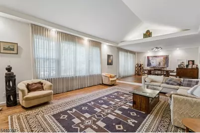 20 Kean Rd, Millburn, NJ 07078 - Photo 2