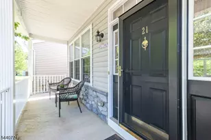 21 Stirrup Ln, Raritan Township, NJ 08822 - Photo 2
