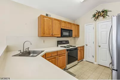 60 Woodmont Dr, Randolph Township, NJ 07869 - Photo 12