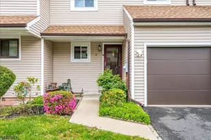 12 Tulip Ct, Edison, NJ 08820 - Photo 4