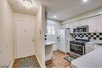 12 Tulip Ct, Edison, NJ 08820 - Photo 6
