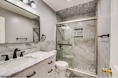 12 Tulip Ct, Edison, NJ 08820 - Photo 28