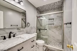 12 Tulip Ct, Edison, NJ 08820 - Photo 28