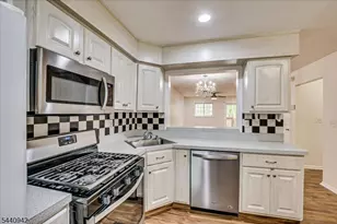 12 Tulip Ct, Edison, NJ 08820 - Photo 10