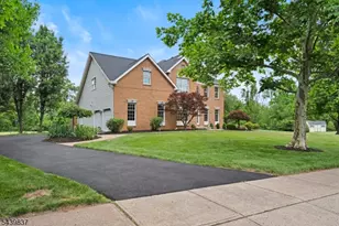 18 Montfort Dr, Montgomery Township, NJ 08502 - Photo 2