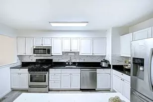 351 Bowler Ct, Piscataway Township, NJ 08854 - Photo 2